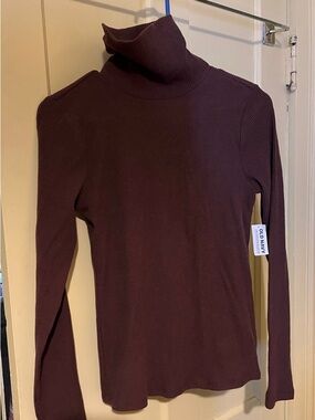 Brown Old Navy Women's Ribbed long sleeve Plush Turtleneck